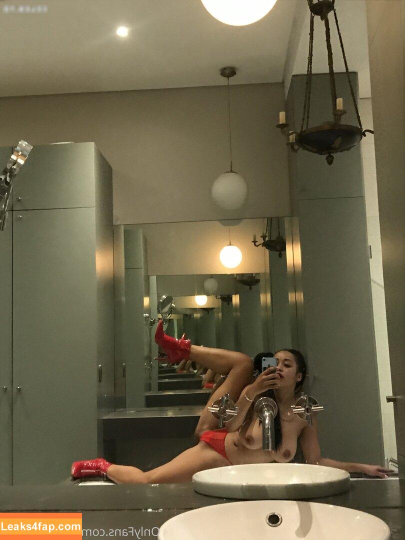 YourAfroBitch / Meleessa / melissabarreram / thatafrobitch leaked photo photo #0086