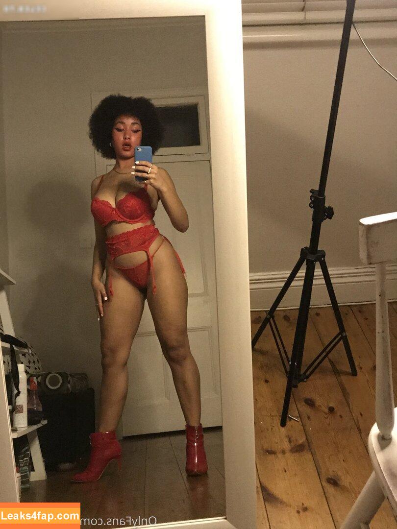 YourAfroBitch / Meleessa / melissabarreram / thatafrobitch leaked photo photo #0106