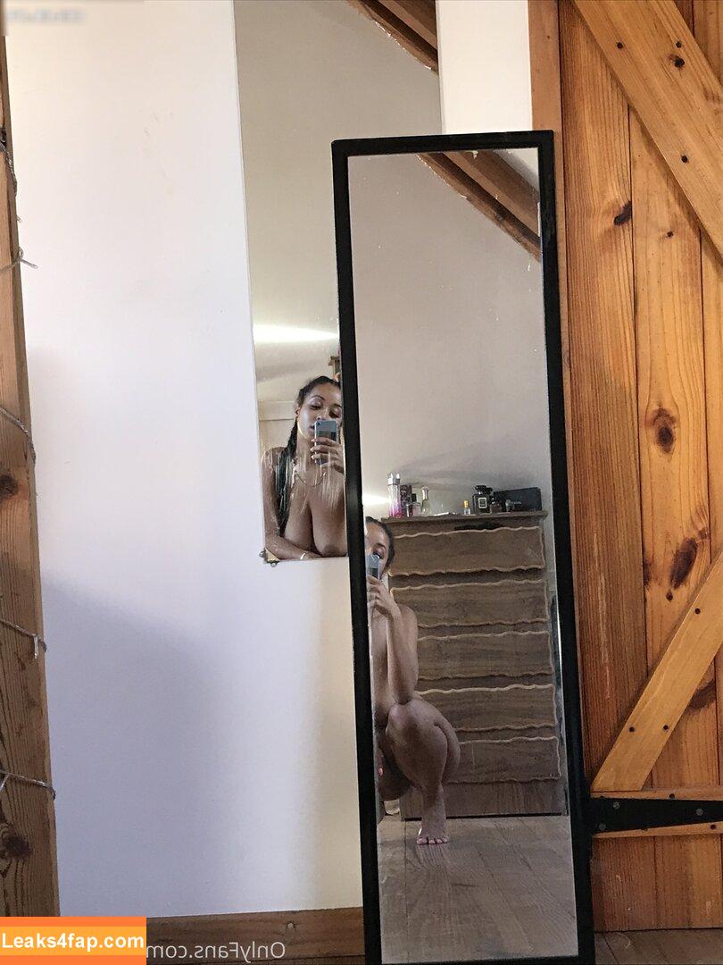 YourAfroBitch / Meleessa / melissabarreram / thatafrobitch leaked photo photo #0124