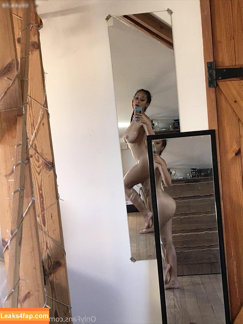 YourAfroBitch / Meleessa / melissabarreram / thatafrobitch leaked photo photo #0125