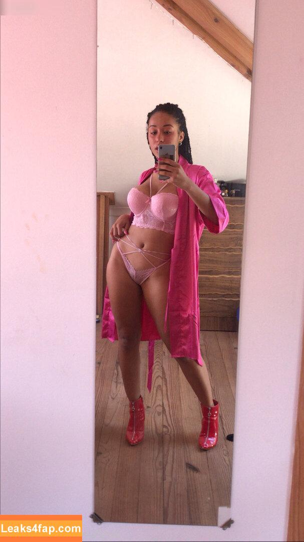 YourAfroBitch / Meleessa / melissabarreram / thatafrobitch leaked photo photo #0238