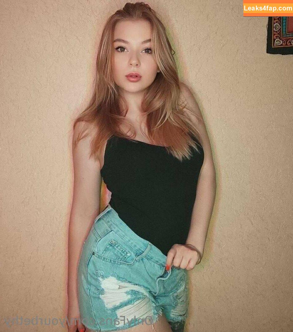 yourbethy /  leaked photo photo #0044
