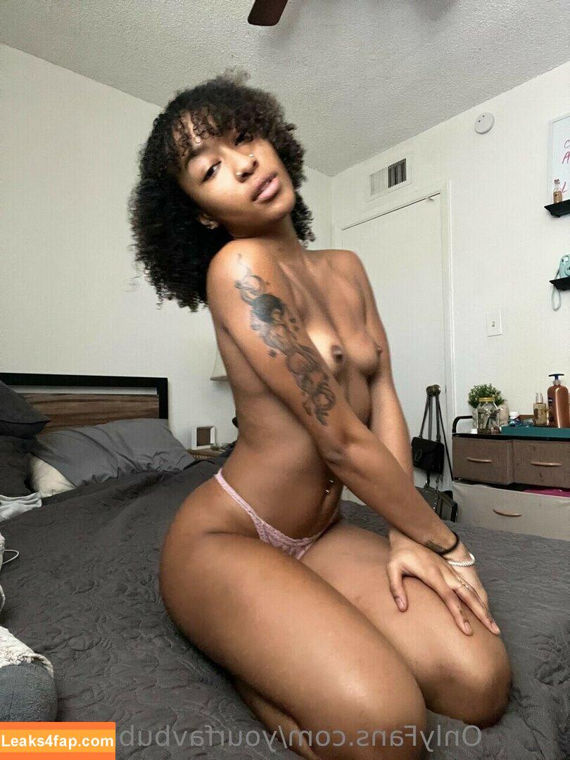 yourfavbubblebuttt / afrobabyyy / yourfavebee leaked photo photo #0039