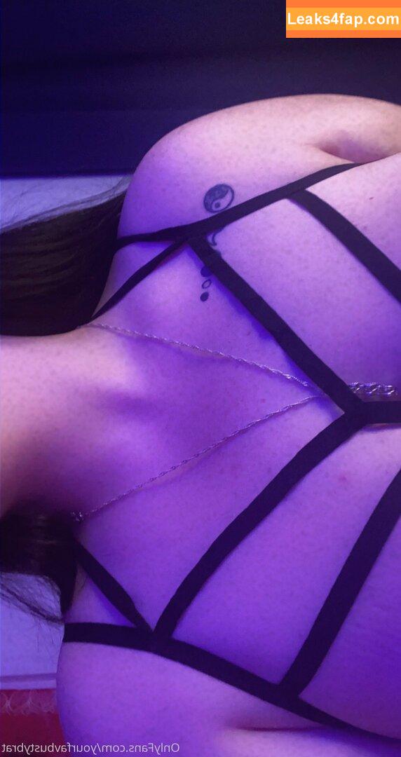 yourfavbustybrat / yourfavbratt leaked photo photo #0027