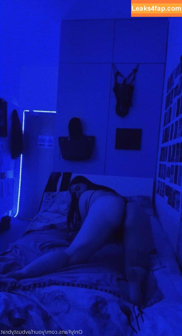 yourfavbustybrat / yourfavbratt leaked photo photo #0028