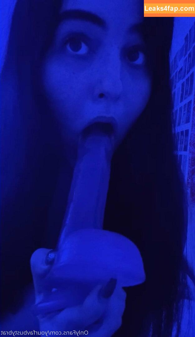 yourfavbustybrat / yourfavbratt leaked photo photo #0031