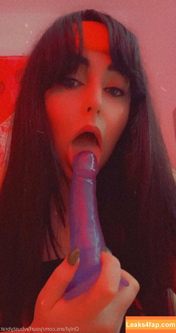 yourfavbustybrat / yourfavbratt leaked photo photo #0035