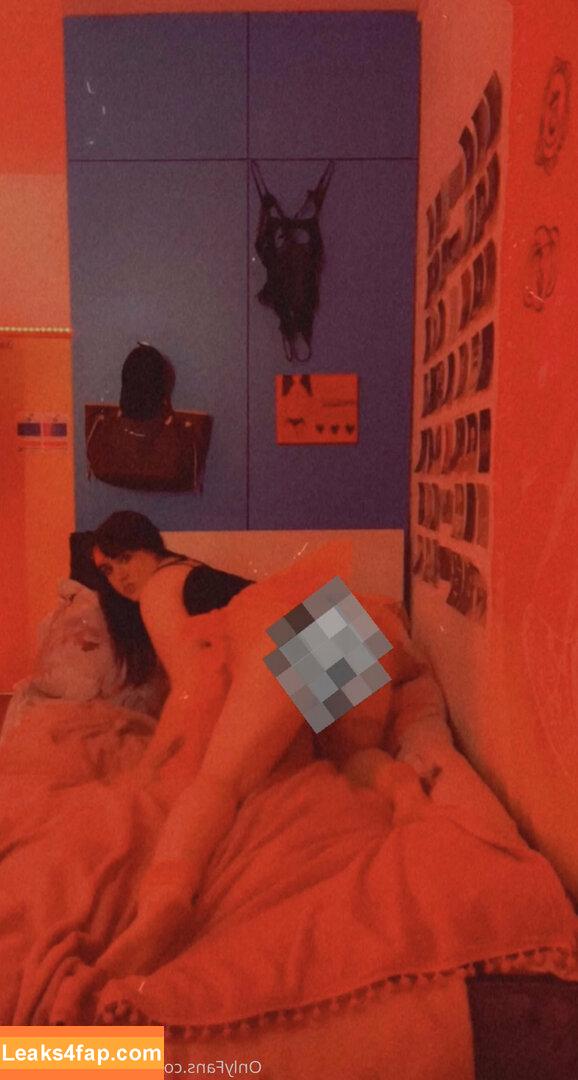 yourfavbustybrat / yourfavbratt leaked photo photo #0037
