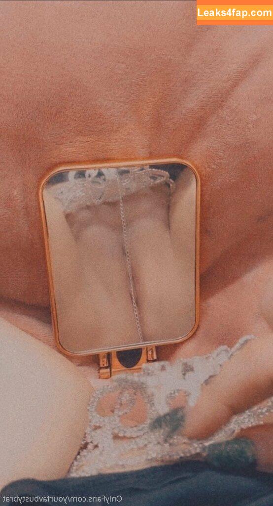 yourfavbustybrat / yourfavbratt leaked photo photo #0039