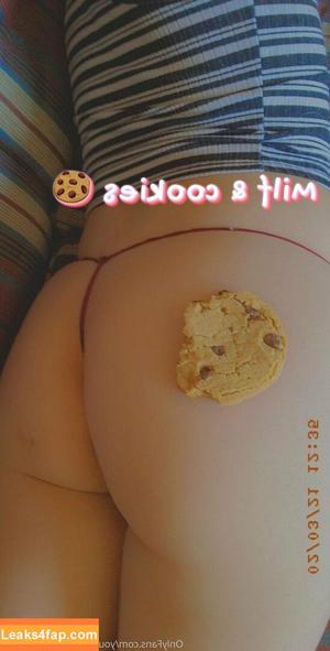 yourfavoritecanadianmilf photo #0031