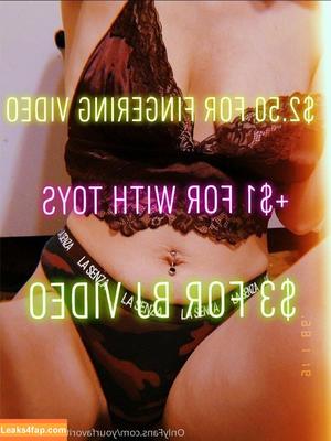 yourfavoritecanadianmilf photo #0035