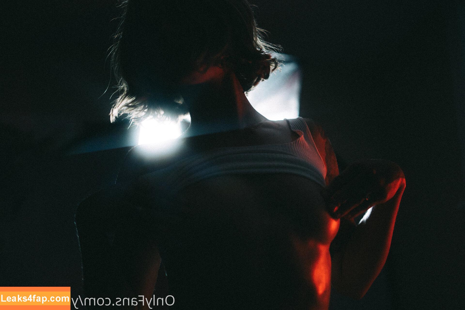 yourgirlroxy / yourgirl_roxy leaked photo photo #0010
