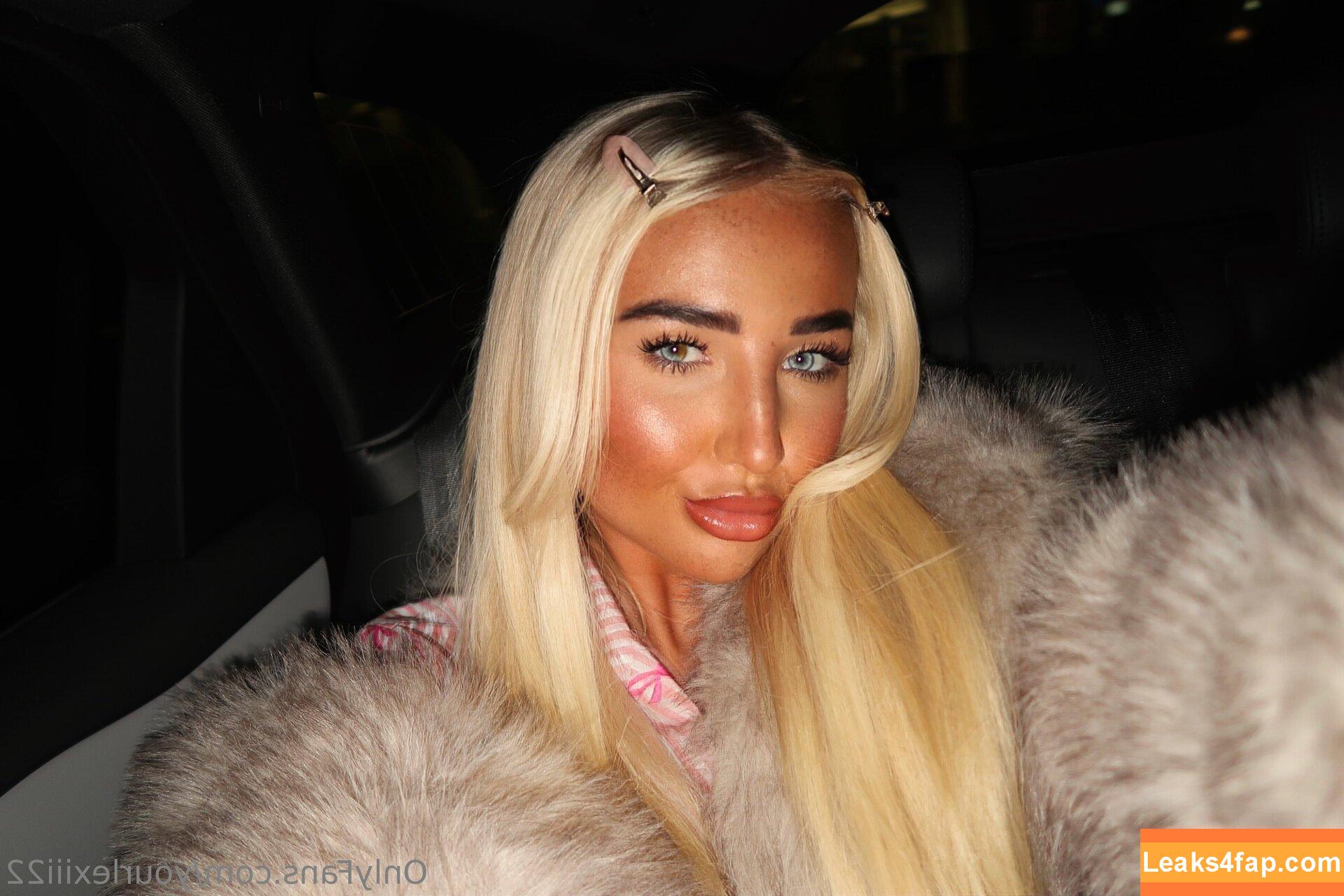 yourlexiii22 / yhwh_livraria leaked photo photo #0016