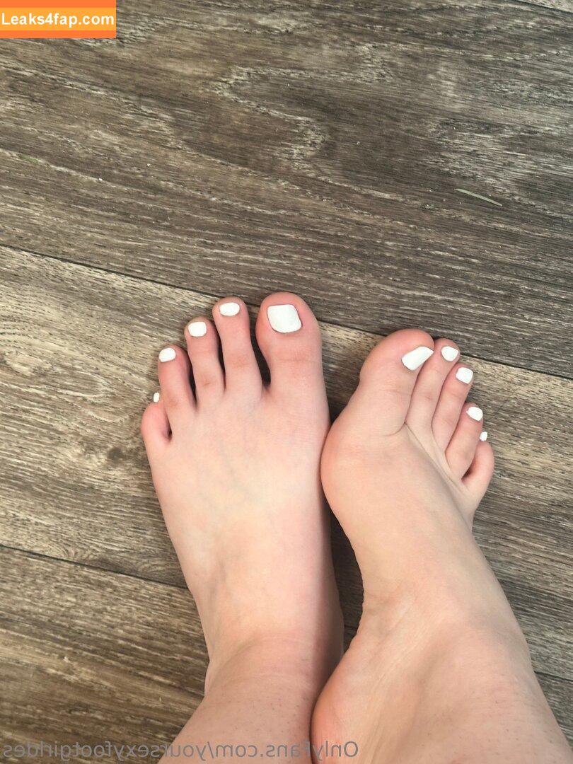 yoursexyfootgirldes / yourfeetgoddes leaked photo photo #0002