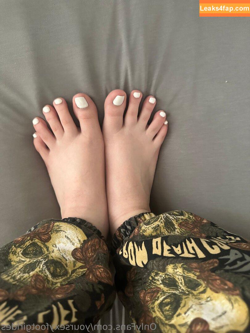 yoursexyfootgirldes / yourfeetgoddes leaked photo photo #0007