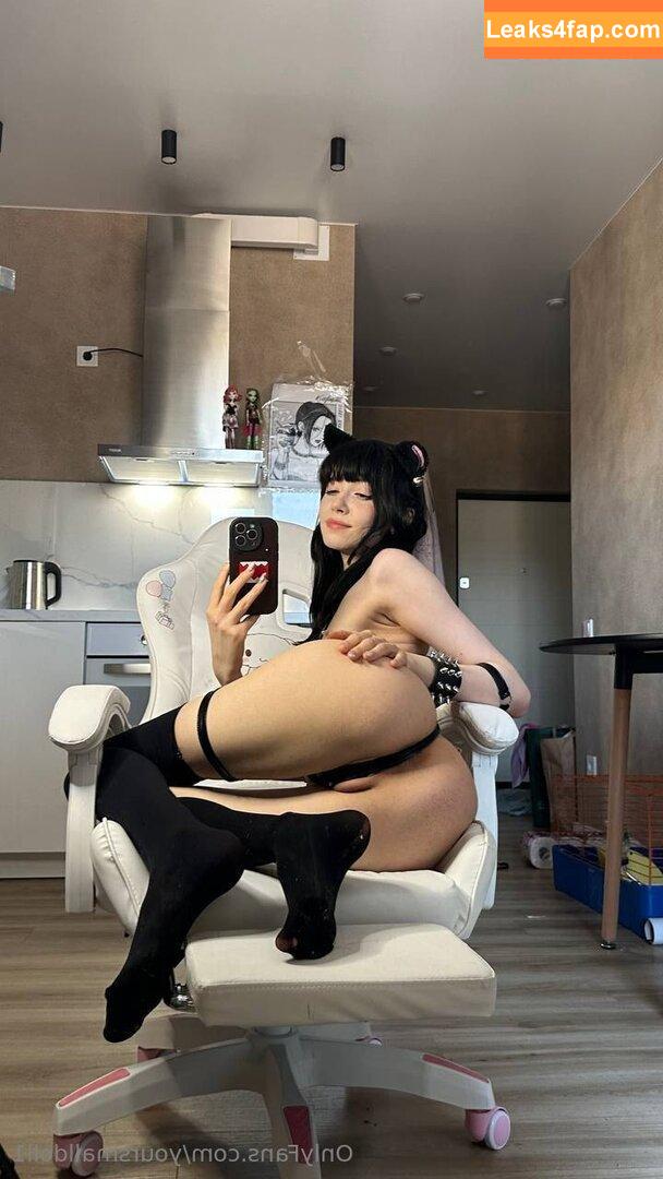 yoursmalldoll1 / yoursmalldoll3 leaked photo photo #0033