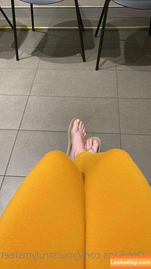 yourstrulymsfeet /  leaked photo photo #0002