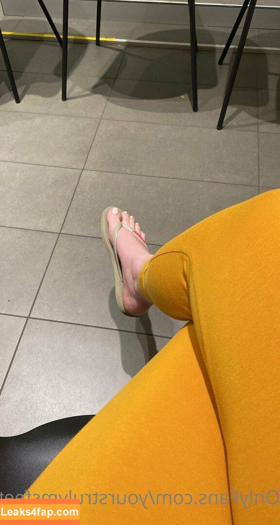 yourstrulymsfeet /  leaked photo photo #0003