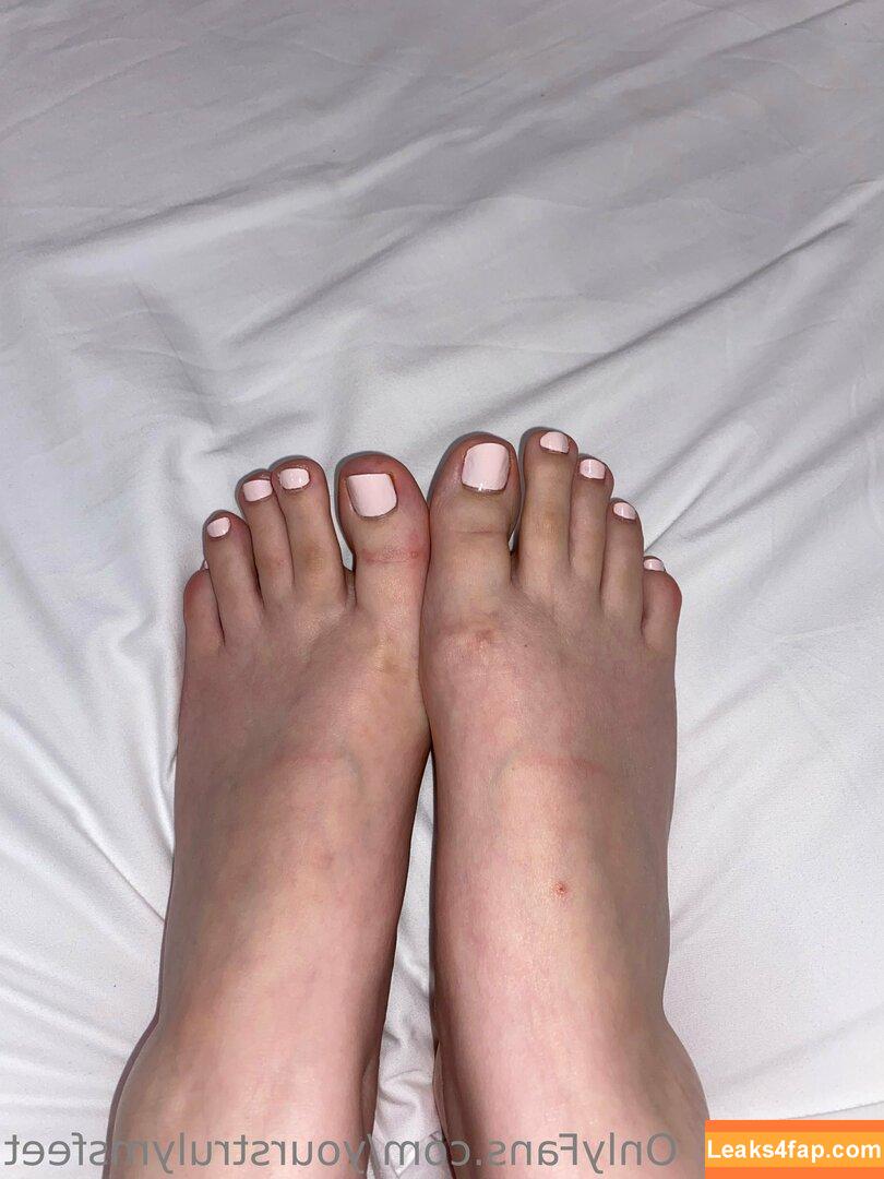 yourstrulymsfeet /  leaked photo photo #0015