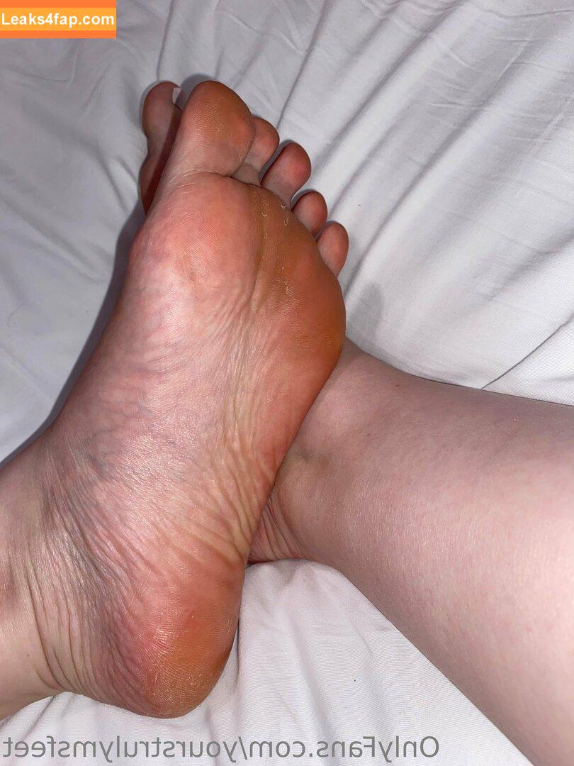 yourstrulymsfeet /  leaked photo photo #0016