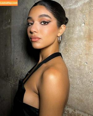 Yovanna Ventura photo #0117