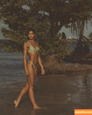 Yovanna Ventura photo #0470