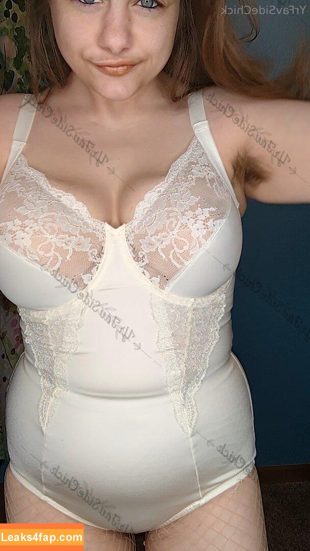 yrfavsidechick /  leaked photo photo #0007
