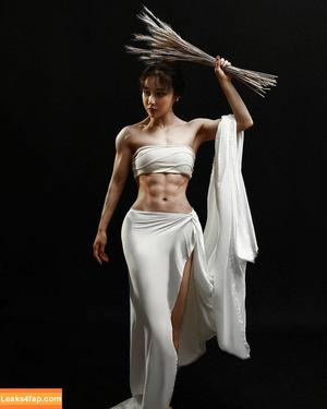 Yuan Herong photo #0077