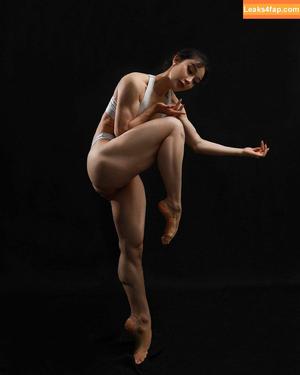 Yuan Herong photo #0079