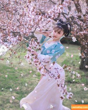 Yuan Herong photo #0129