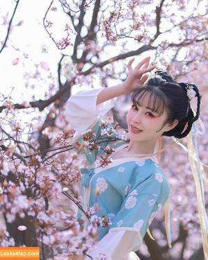 Yuan Herong photo #0130