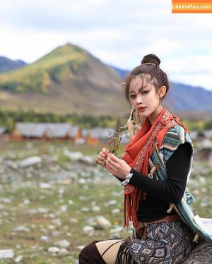 Yuan Herong photo #0134