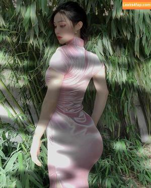 Yuan Herong photo #0189