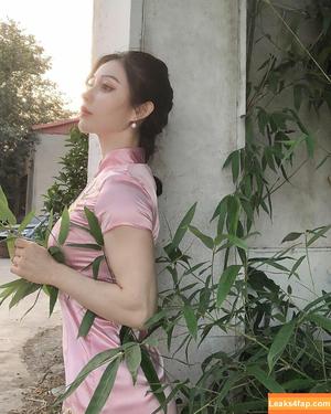 Yuan Herong photo #0191