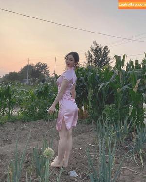 Yuan Herong photo #0192