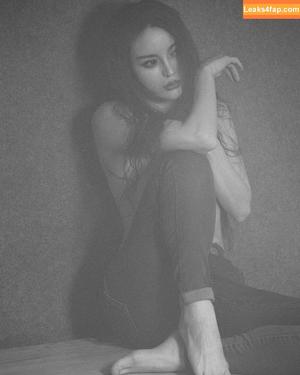 Yuan Herong photo #0214