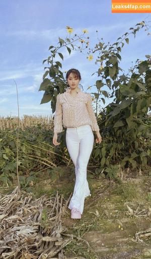 Yuan Herong photo #0273