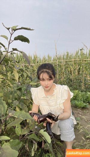 Yuan Herong photo #0282