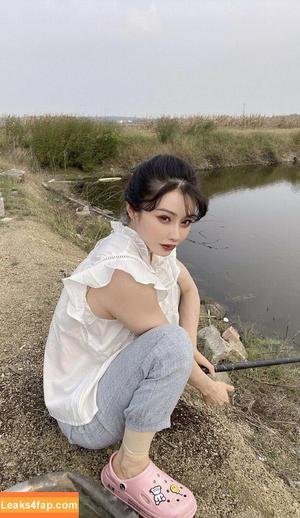 Yuan Herong photo #0283