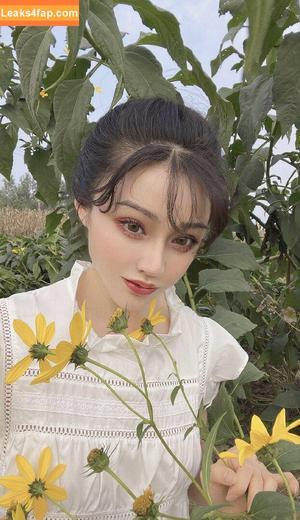 Yuan Herong photo #0285