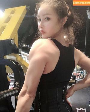 Yuan Herong photo #0510