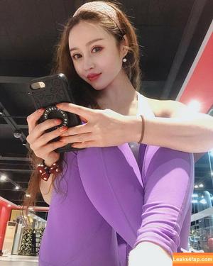 Yuan Herong photo #0527