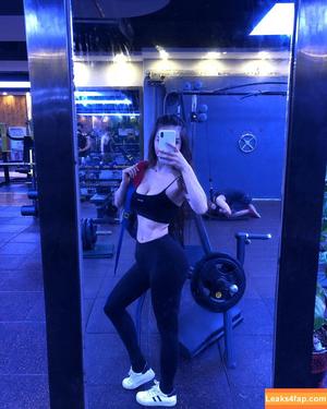 Yuan Herong photo #0541