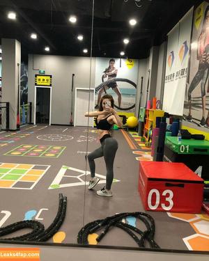 Yuan Herong photo #0557