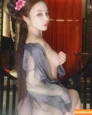 Yuan Herong photo #0584