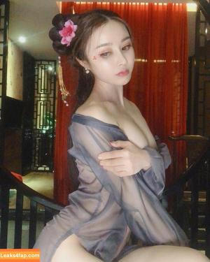 Yuan Herong photo #0586