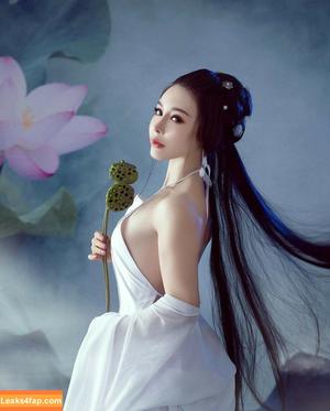 Yuan Herong photo #0590