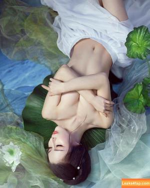 Yuan Herong photo #0594