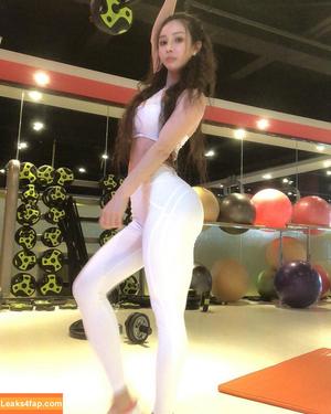 Yuan Herong photo #0611