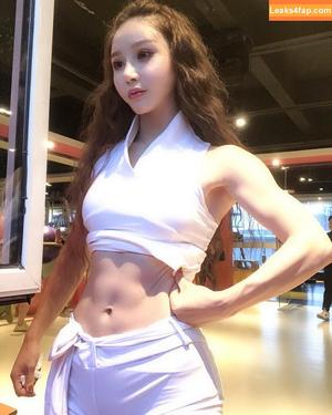 Yuan Herong photo #0626